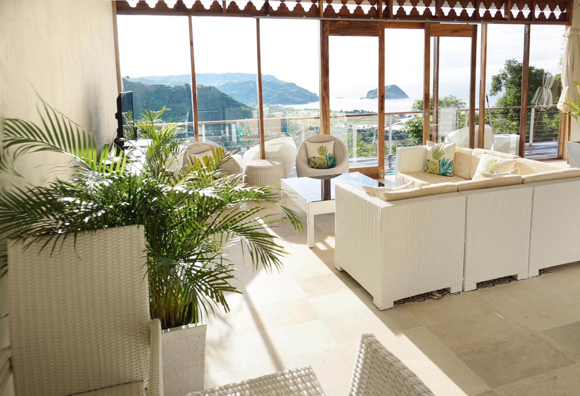 Villa Atas Pelangi Kuta  Buitenkant foto