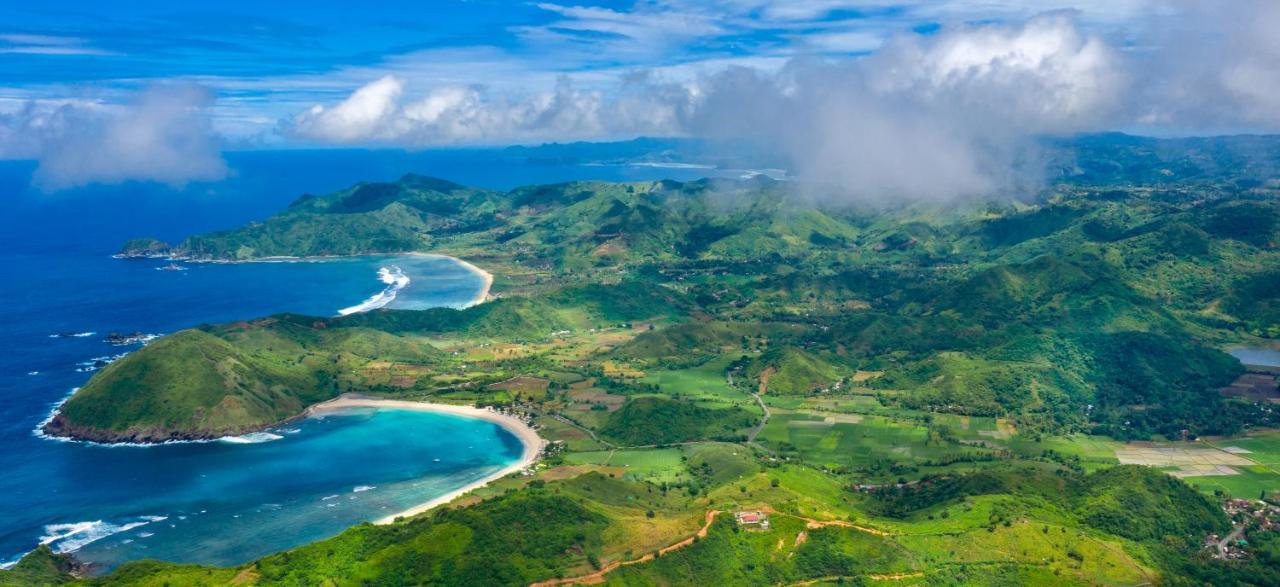 Villa Atas Pelangi Kuta  Buitenkant foto